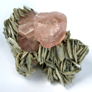 Image of Fluorapatite on Muscovite